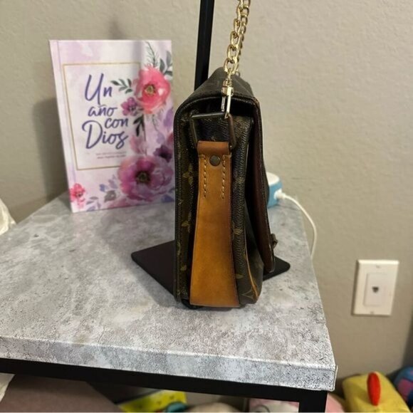 Louis Vuitton Monogram Cartouchière MM Vintage - Picture 3 of 16